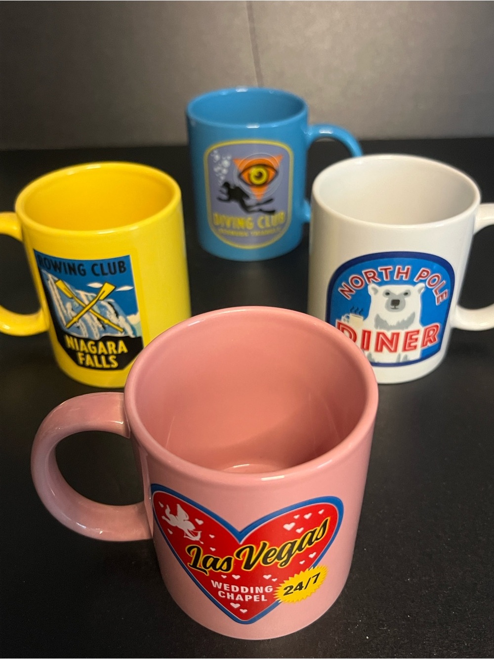 4 souvenir ceramic mugs: Las Vegas/Niagara Falls/Bermuda Triangle/North Pole-NEW